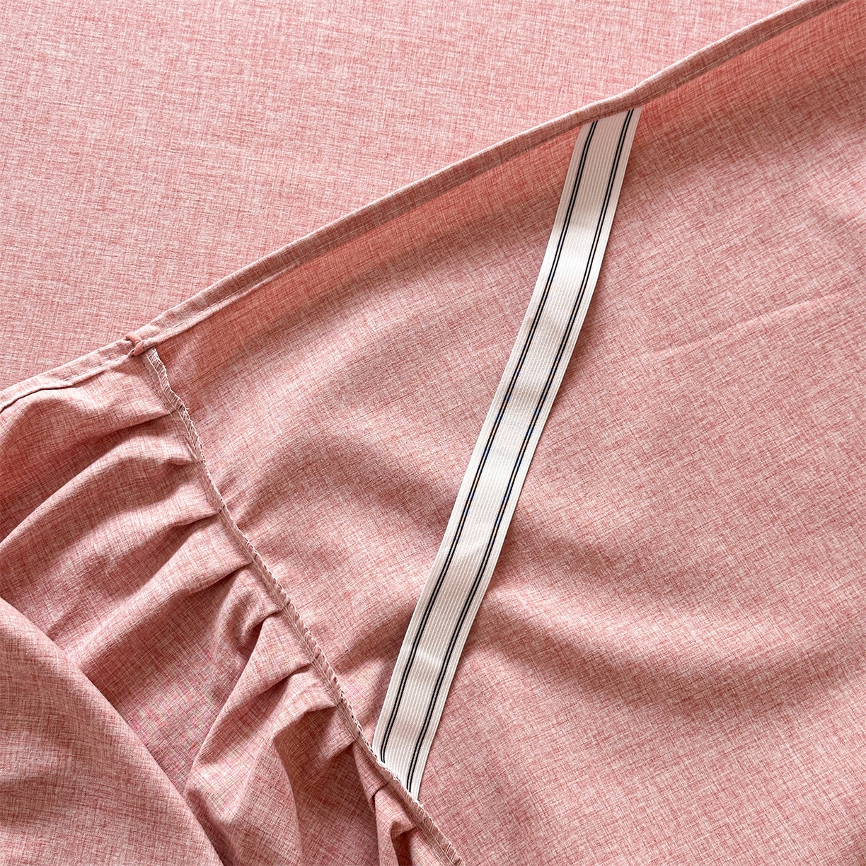 91家纺网 家纺一手货源 找家纺 忘忧草 2026新款纯色色织芙蓉棉床裙四件套-维密系列 维密-青春粉