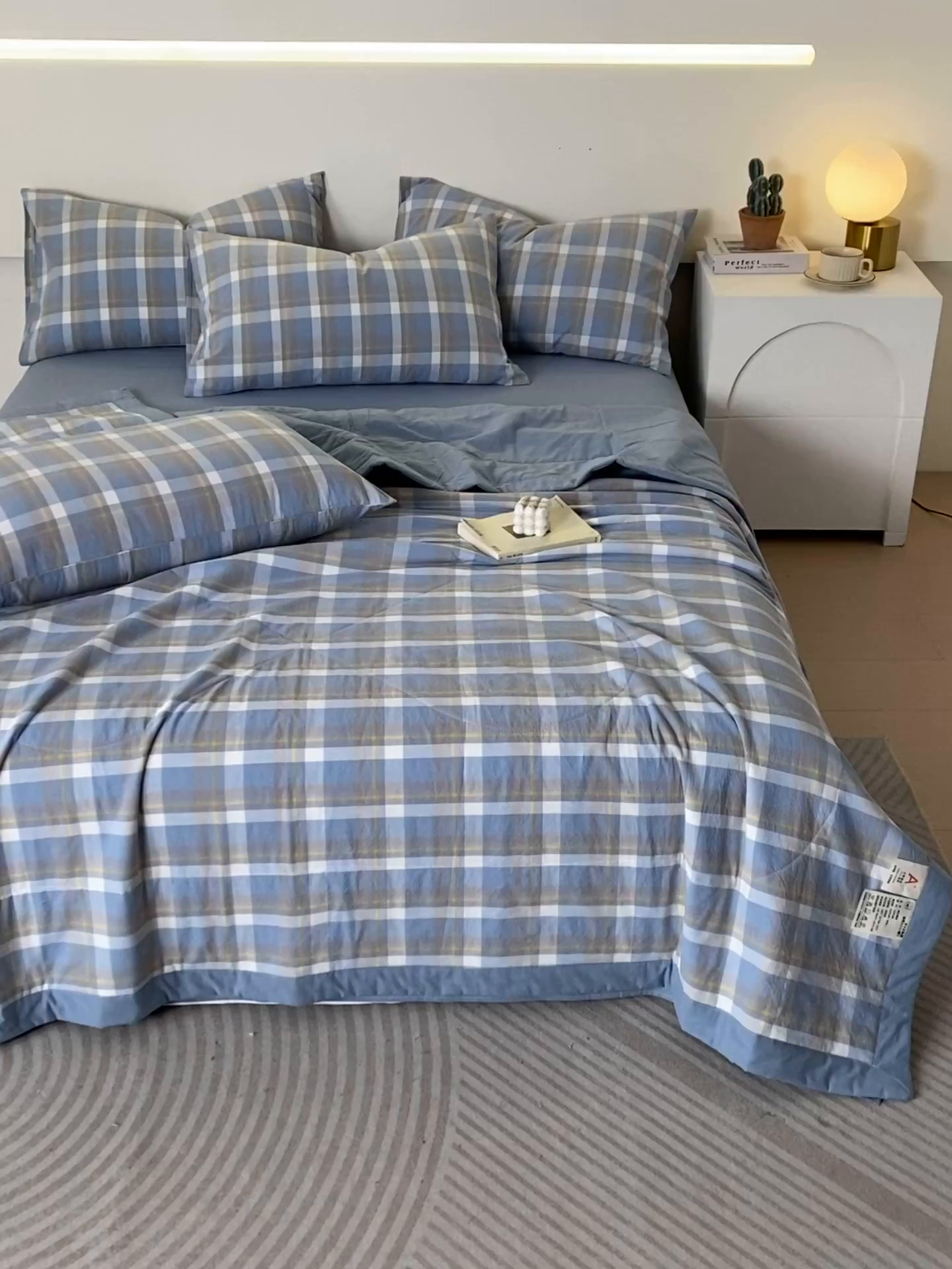 91家纺网 家纺一手货源 找家纺 春皖家纺 2026新款全棉色织宽边棉花夏被-云恋 云恋-简兮蓝