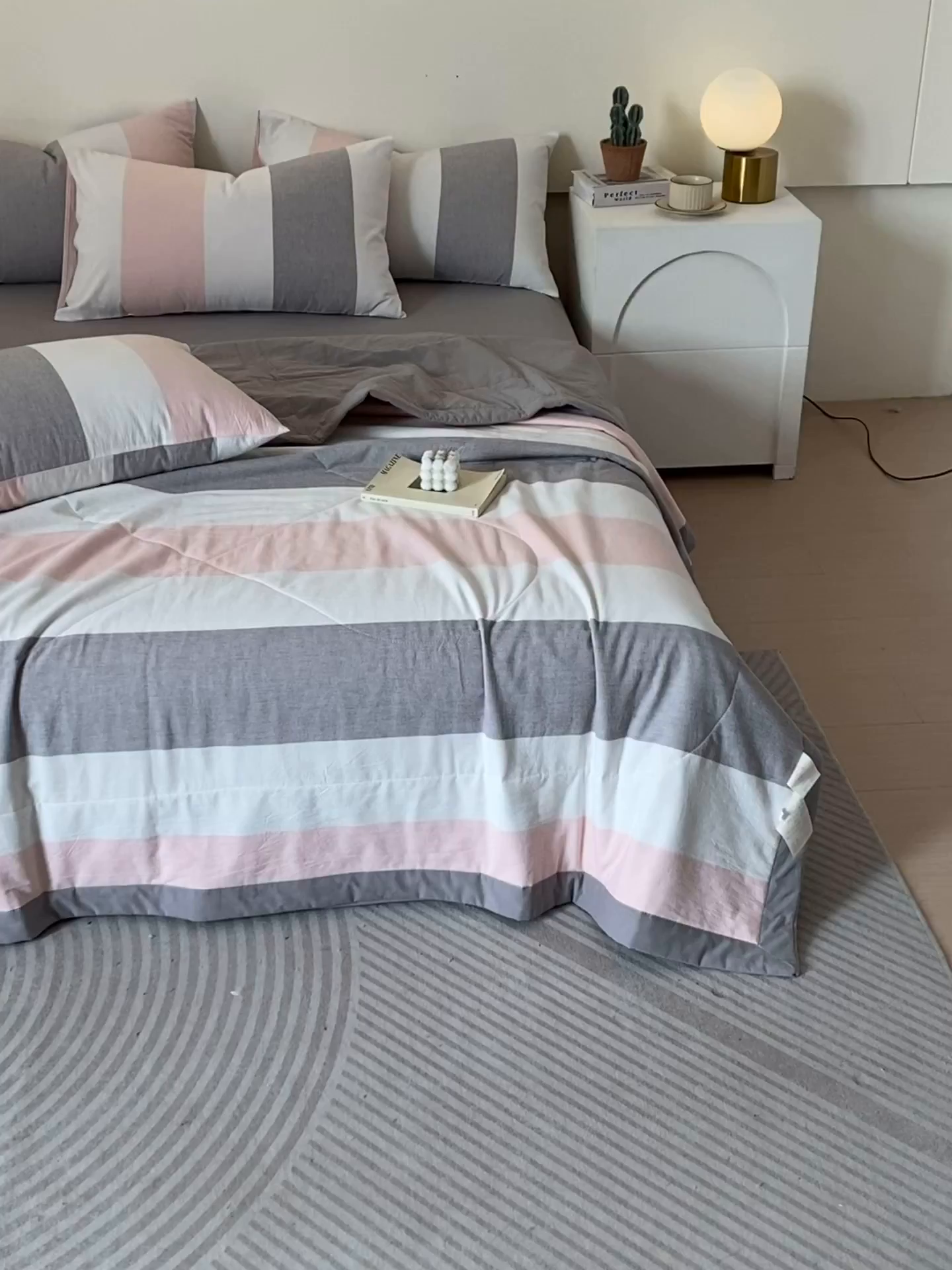 91家纺网 家纺一手货源 找家纺 春皖家纺 2026新款全棉色织宽边棉花夏被-云恋 云恋-莱卡