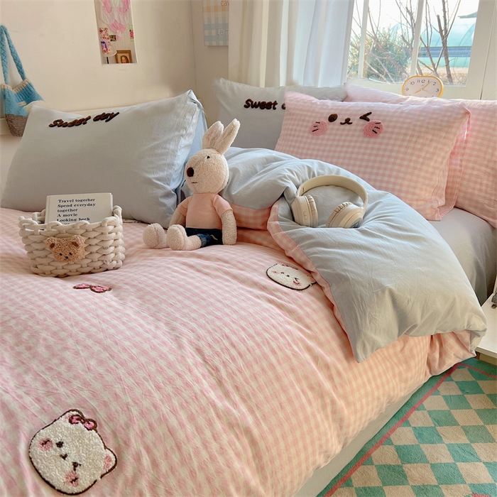 91家纺网 家纺一手货源 找家纺 丽涵家纺 2026新款全棉色织水洗棉毛巾绣四件套-甜心小猫 甜心小猫-粉蓝-简单款