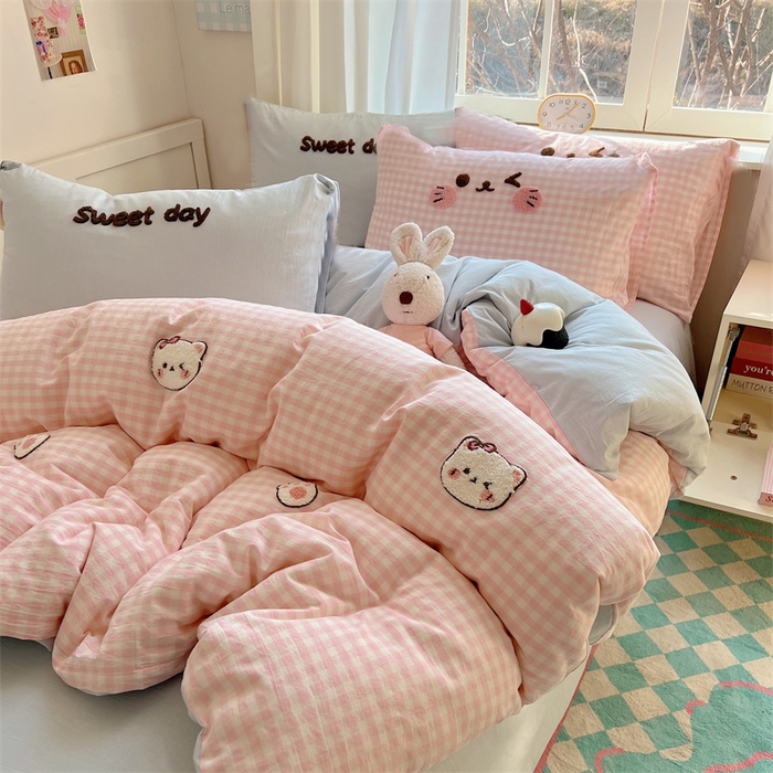 91家纺网 家纺一手货源 找家纺 丽涵家纺 2026新款全棉色织水洗棉毛巾绣四件套-甜心小猫 甜心小猫-粉蓝-简单款