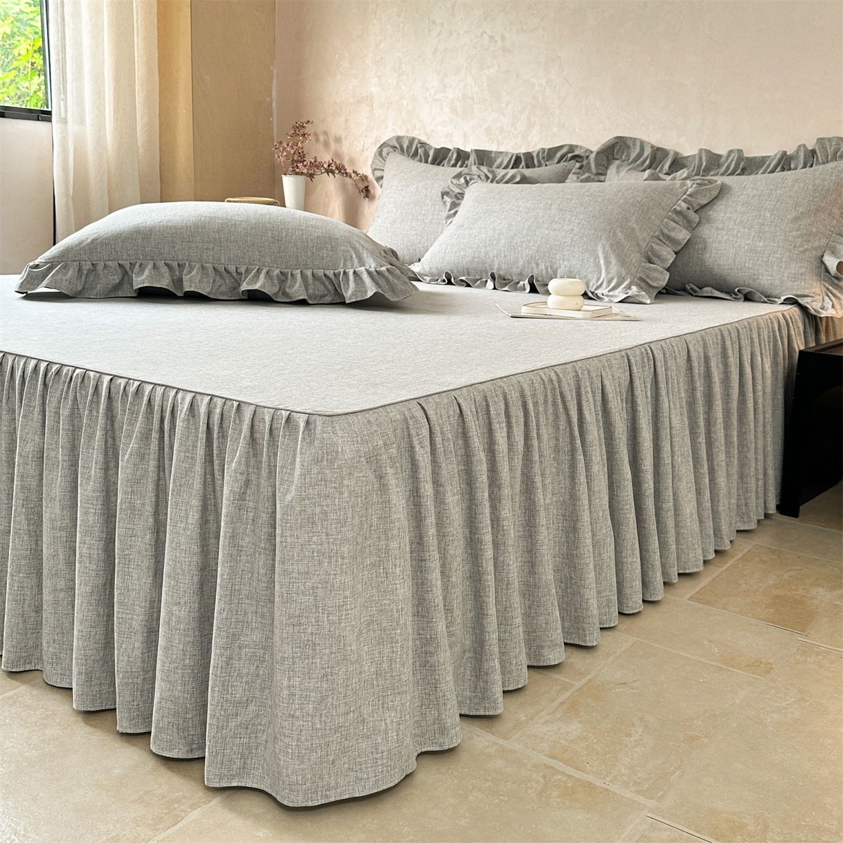 91家纺网 家纺一手货源 找家纺 忘忧草 2026新款纯色色织芙蓉棉单床裙-维密系列 维密-沉稳灰