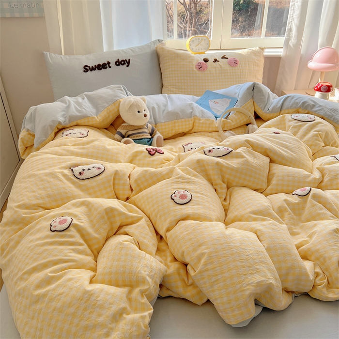 91家纺网 家纺一手货源 找家纺 丽涵家纺 2026新款全棉色织水洗棉毛巾绣四件套-甜心小猫 甜心小猫-黄格-简单款