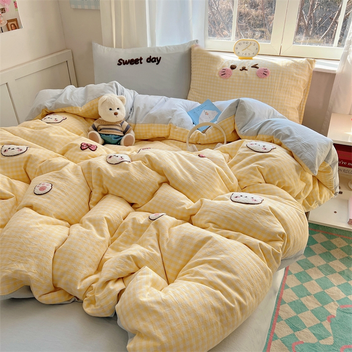 91家纺网 家纺一手货源 找家纺 丽涵家纺 2026新款全棉色织水洗棉毛巾绣四件套-甜心小猫 甜心小猫-黄格-简单款