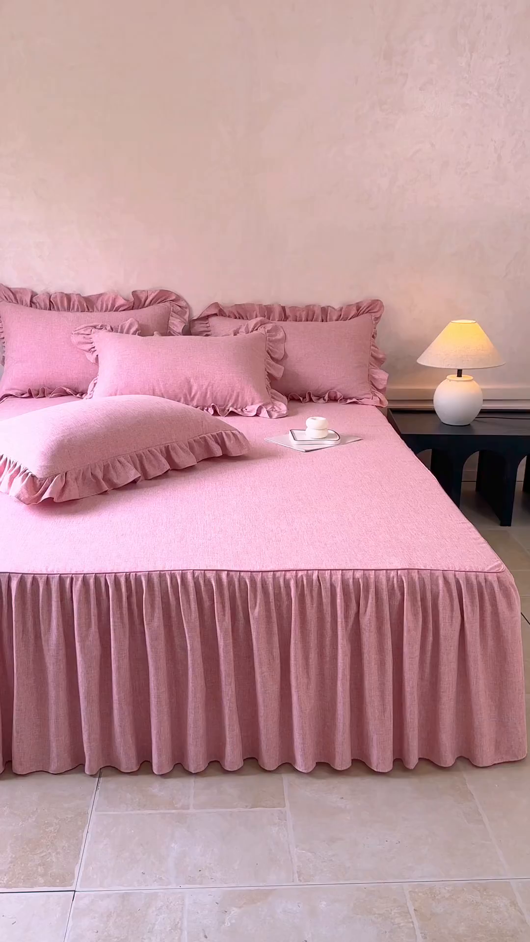 91家纺网 家纺一手货源 找家纺 忘忧草 2026新款纯色色织芙蓉棉单床裙-维密系列 维密-青春粉