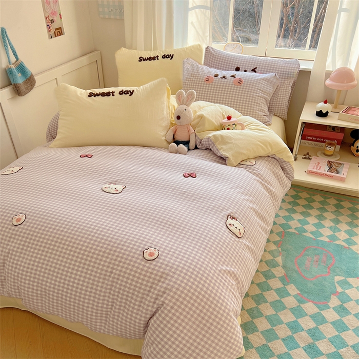 91家纺网 家纺一手货源 找家纺 丽涵家纺 2026新款全棉色织水洗棉毛巾绣四件套-甜心小猫 甜心小猫-紫格-简单款