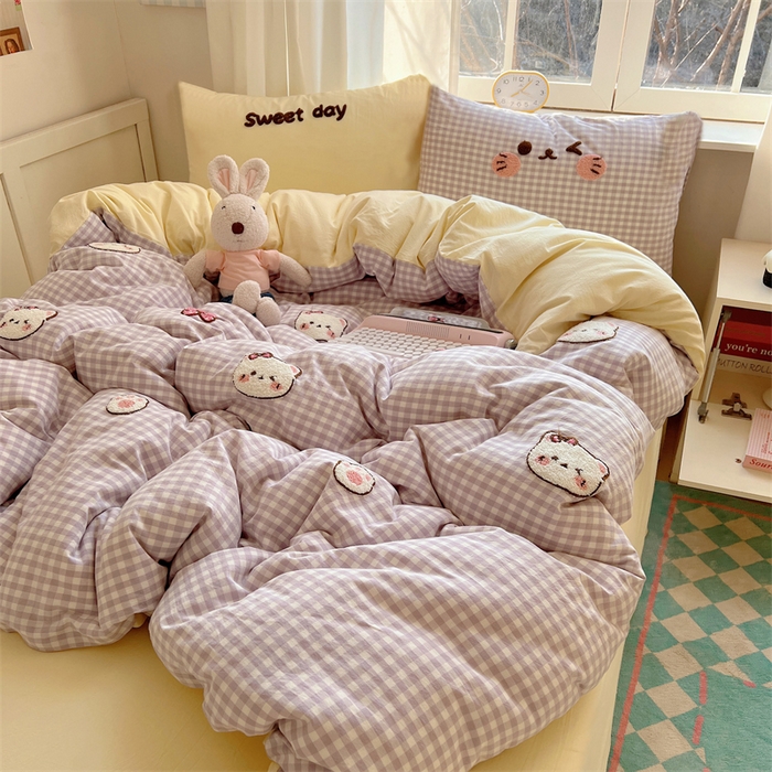 91家纺网 家纺一手货源 找家纺 丽涵家纺 2026新款全棉色织水洗棉毛巾绣四件套-甜心小猫 甜心小猫-紫格-简单款