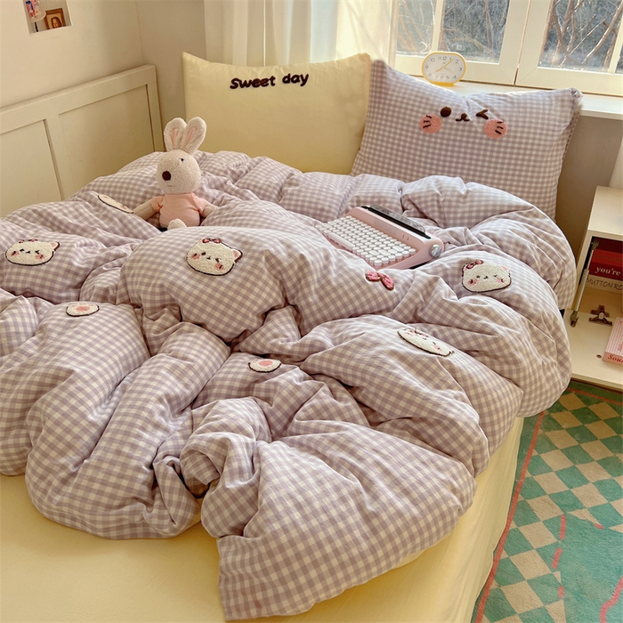 91家纺网 家纺一手货源 找家纺 丽涵家纺 2026新款全棉色织水洗棉毛巾绣四件套-甜心小猫 甜心小猫-紫格-简单款