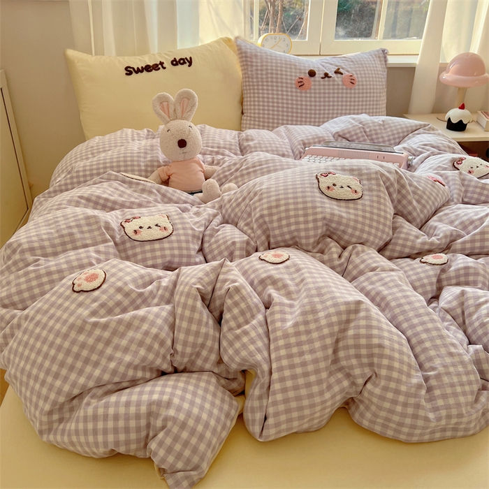 91家纺网 家纺一手货源 找家纺 丽涵家纺 2026新款全棉色织水洗棉毛巾绣四件套-甜心小猫 甜心小猫-紫格-简单款