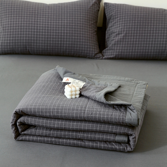 91家纺网 家纺一手货源 找家纺 春皖家纺 2026新款全棉色织宽边棉花夏被-云恋 云恋-小灰格