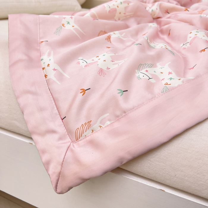 91家纺网 家纺一手货源 找家纺 御棉坊 2026春夏A类天丝活性印染儿童大豆夏被宝宝夏凉被幼儿园午睡空调被薄被子 花海小马