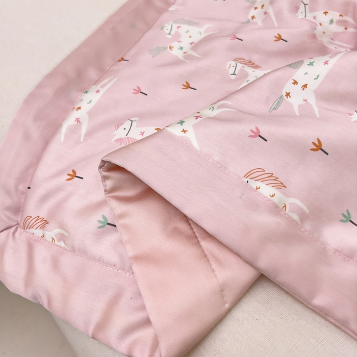 91家纺网 家纺一手货源 找家纺 御棉坊 2026春夏A类天丝活性印染儿童大豆夏被宝宝夏凉被幼儿园午睡空调被薄被子 花海小马