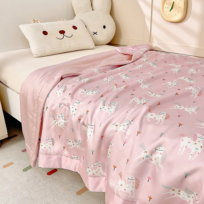 91家纺网 家纺一手货源 找家纺 御棉坊 2026春夏A类天丝活性印染儿童大豆夏被宝宝夏凉被幼儿园午睡空调被薄被子 花海小马