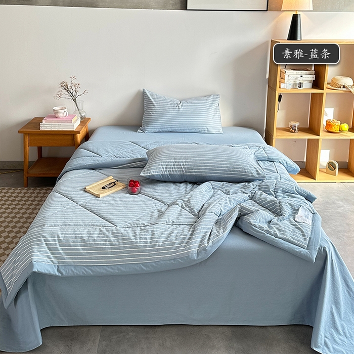 91家纺网 家纺一手货源 找家纺 春皖家纺 2026新款全棉色织羽丝绒夏被-风格1 素雅-蓝条