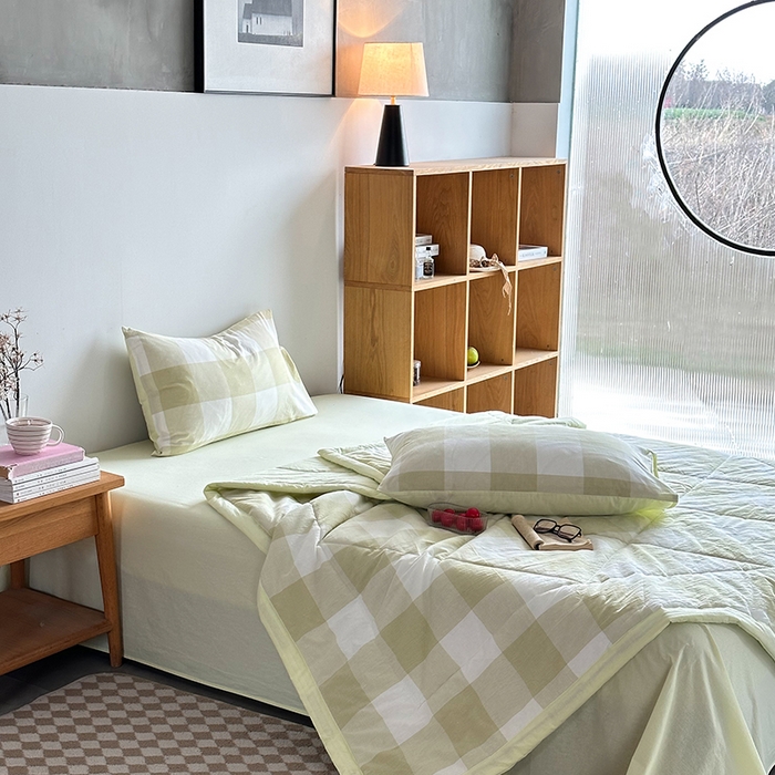 91家纺网 家纺一手货源 找家纺 春皖家纺 2026新款全棉色织羽丝绒夏被-风格1 素雅-芳绿