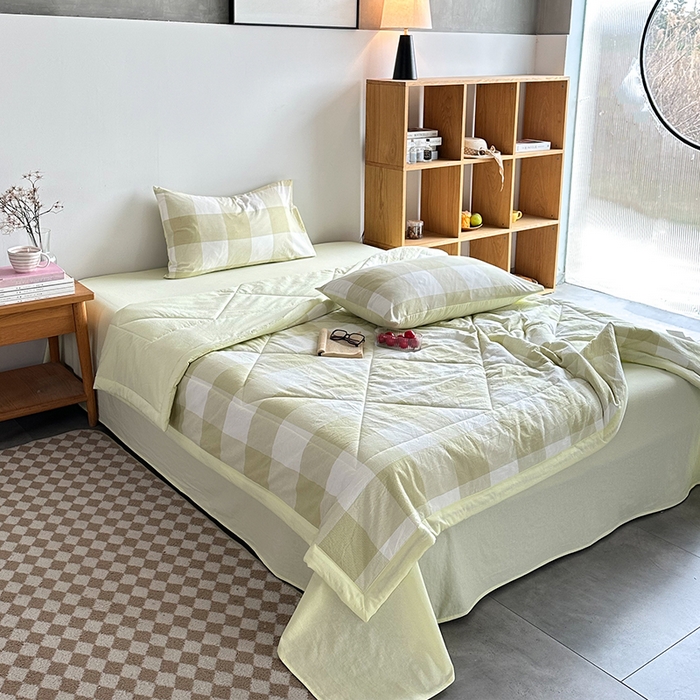 91家纺网 家纺一手货源 找家纺 春皖家纺 2026新款全棉色织羽丝绒夏被-风格1 素雅-芳绿