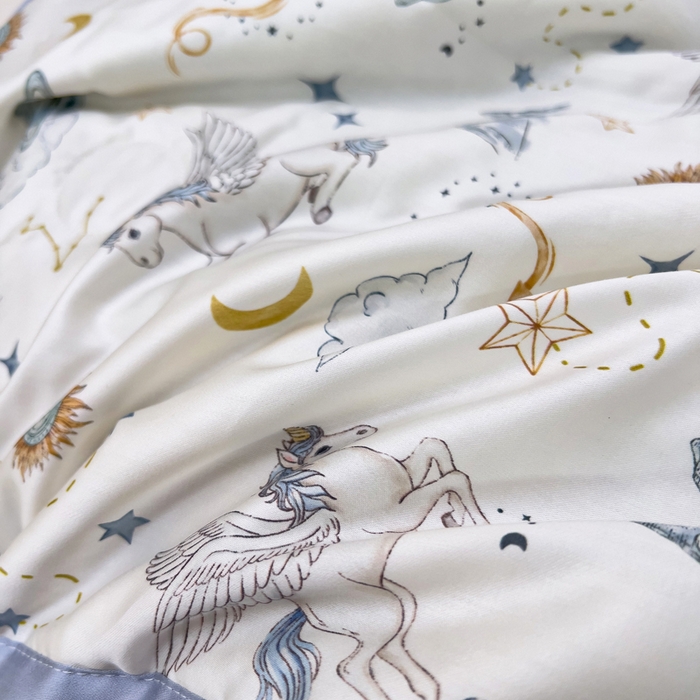 91家纺网 家纺一手货源 找家纺 御棉坊 2026春夏A类天丝活性印染儿童大豆夏被宝宝夏凉被幼儿园午睡空调被薄被子 神域飞马