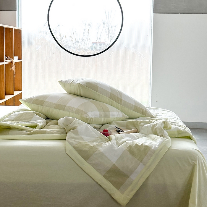 91家纺网 家纺一手货源 找家纺 春皖家纺 2026新款全棉色织羽丝绒夏被-风格1 素雅-芳绿