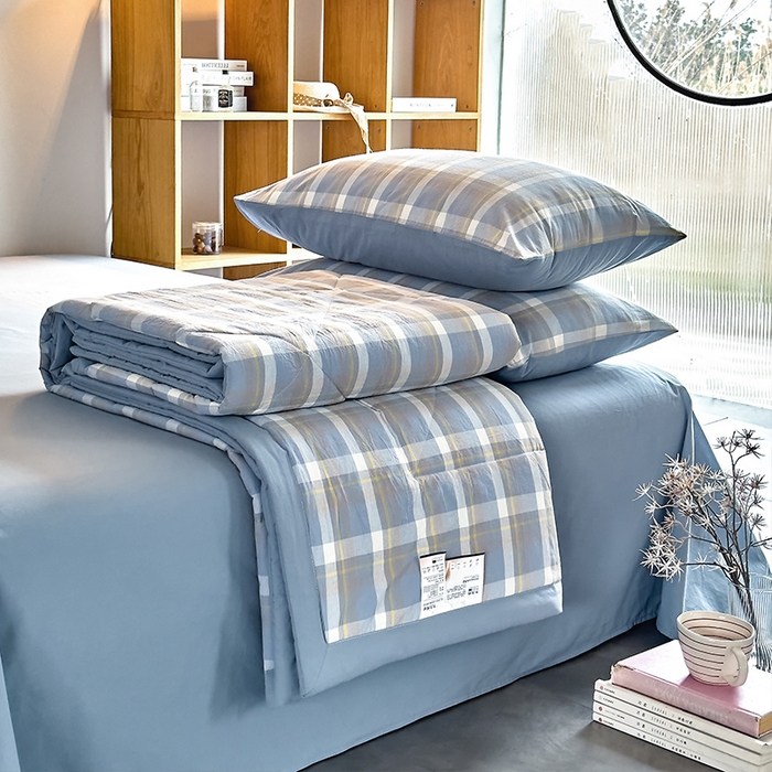 91家纺网 家纺一手货源 找家纺 春皖家纺 2026新款全棉色织羽丝绒夏被-风格1 素雅-蓝格