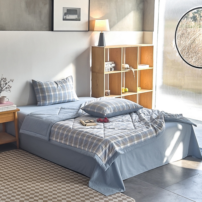 91家纺网 家纺一手货源 找家纺 春皖家纺 2026新款全棉色织羽丝绒夏被-风格1 素雅-蓝格