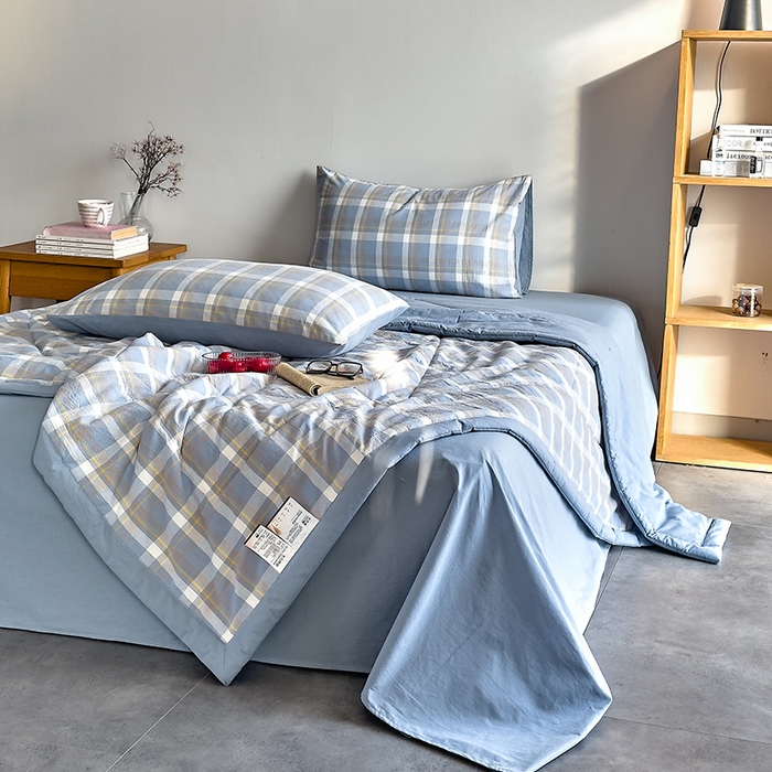 91家纺网 家纺一手货源 找家纺 春皖家纺 2026新款全棉色织羽丝绒夏被-风格1 素雅-蓝格