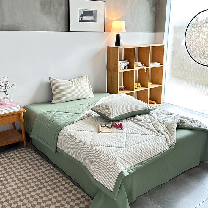 91家纺网 家纺一手货源 找家纺 春皖家纺 2026新款全棉色织羽丝绒夏被-风格1 素雅-绿条