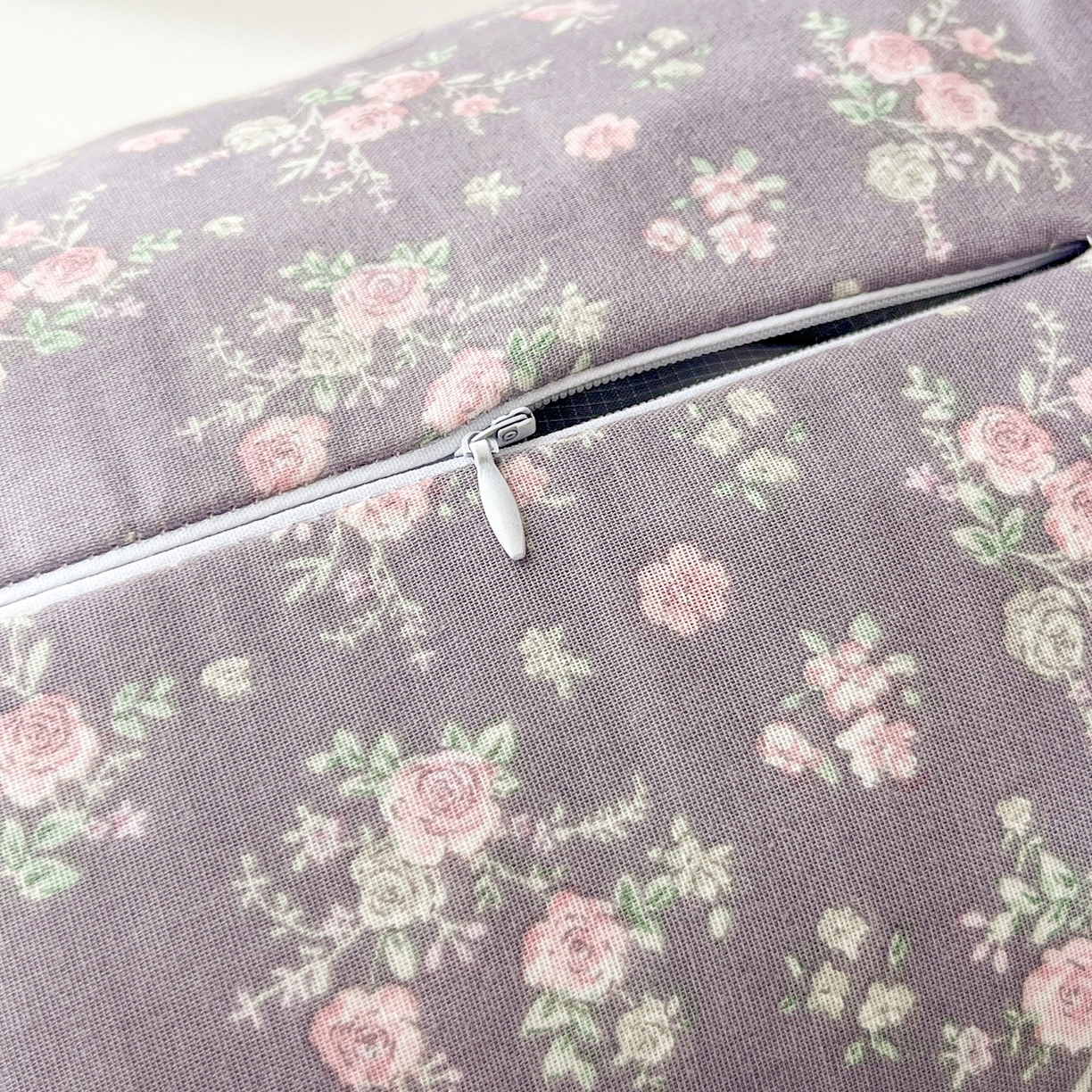 91家纺网 家纺一手货源 找家纺 小桃姐家纺 直播爆款全棉双层纱卡通荞麦枕芯枕头儿童学生成人护颈枕兔兔荞麦枕 复古小花