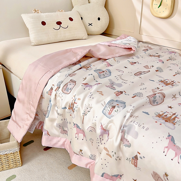 91家纺网 家纺一手货源 找家纺 御棉坊 2026春夏A类天丝活性印染儿童大豆夏被宝宝夏凉被幼儿园午睡空调被薄被子 元气粉世界