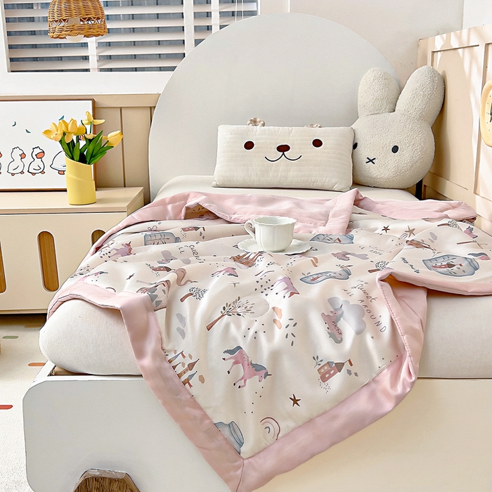 91家纺网 家纺一手货源 找家纺 御棉坊 2026春夏A类天丝活性印染儿童大豆夏被宝宝夏凉被幼儿园午睡空调被薄被子 元气粉世界