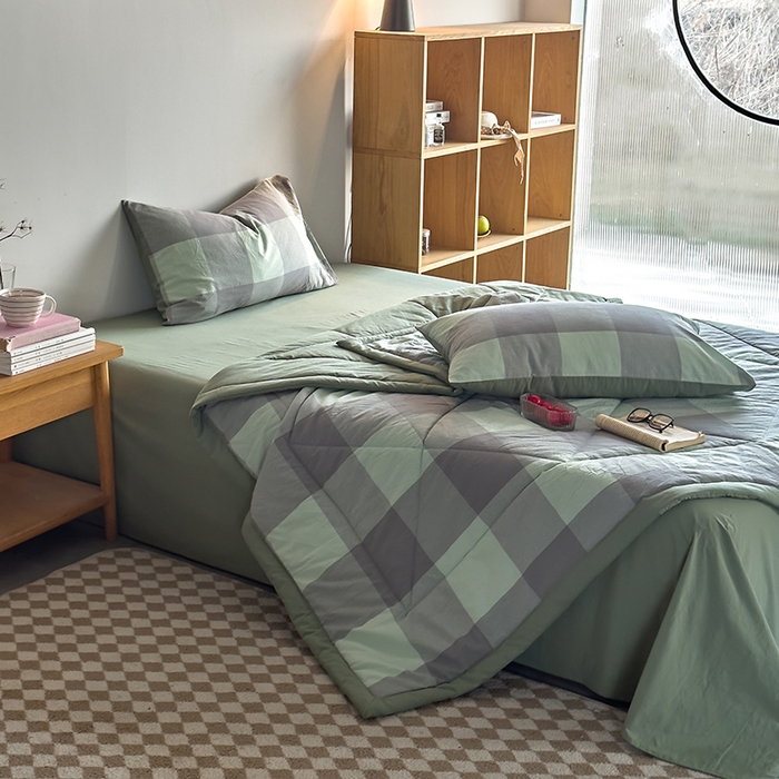 91家纺网 家纺一手货源 找家纺 春皖家纺 2026新款全棉色织羽丝绒夏被-风格1 素雅-清格