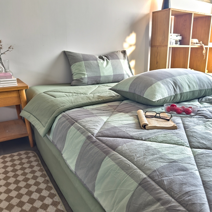 91家纺网 家纺一手货源 找家纺 春皖家纺 2026新款全棉色织羽丝绒夏被-风格1 素雅-清格