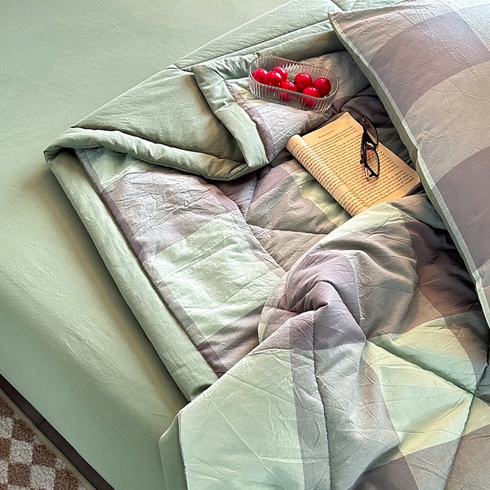 91家纺网 家纺一手货源 找家纺 春皖家纺 2026新款全棉色织羽丝绒夏被-风格1 素雅-清格