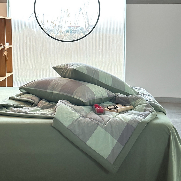 91家纺网 家纺一手货源 找家纺 春皖家纺 2026新款全棉色织羽丝绒夏被-风格1 素雅-清格