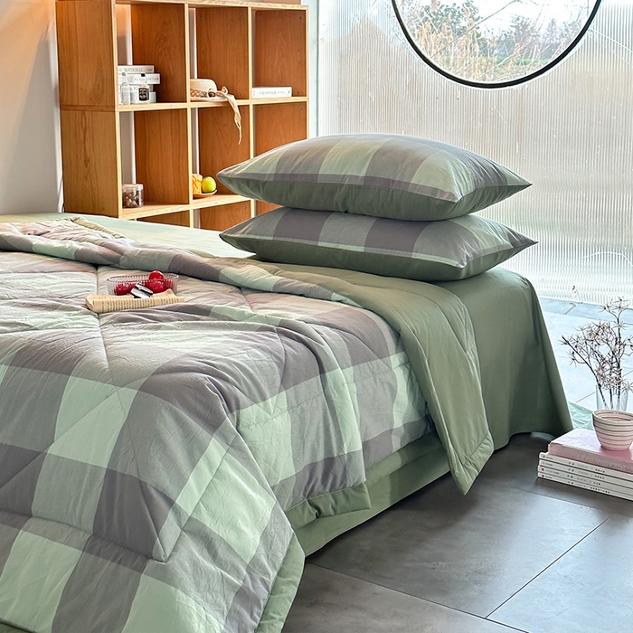 91家纺网 家纺一手货源 找家纺 春皖家纺 2026新款全棉色织羽丝绒夏被-风格1 素雅-清格