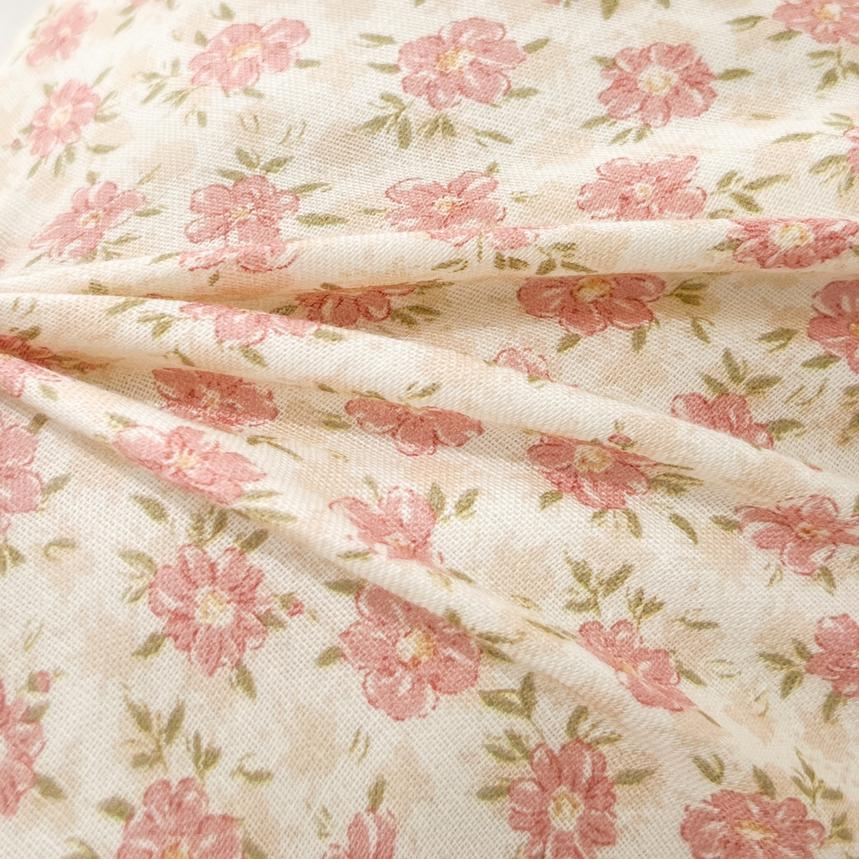 91家纺网 家纺一手货源 找家纺 小桃姐家纺 直播爆款全棉双层纱卡通荞麦枕芯枕头儿童学生成人护颈枕兔兔荞麦枕 梨馥