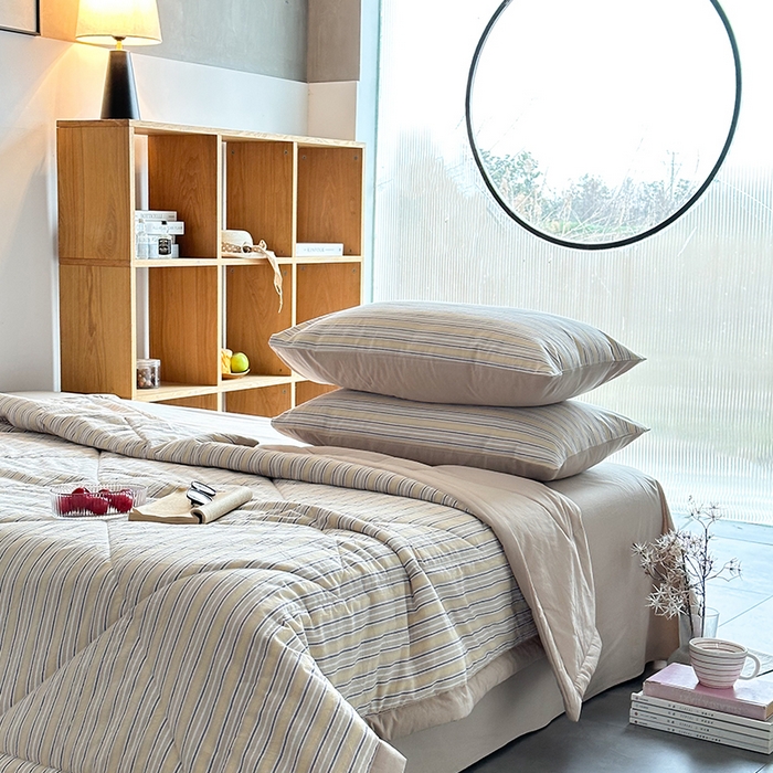 91家纺网 家纺一手货源 找家纺 春皖家纺 2026新款全棉色织羽丝绒夏被-风格1 素雅-杏黄纹