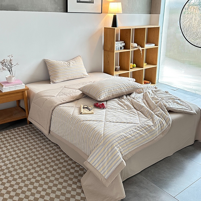 91家纺网 家纺一手货源 找家纺 春皖家纺 2026新款全棉色织羽丝绒夏被-风格1 素雅-杏黄纹