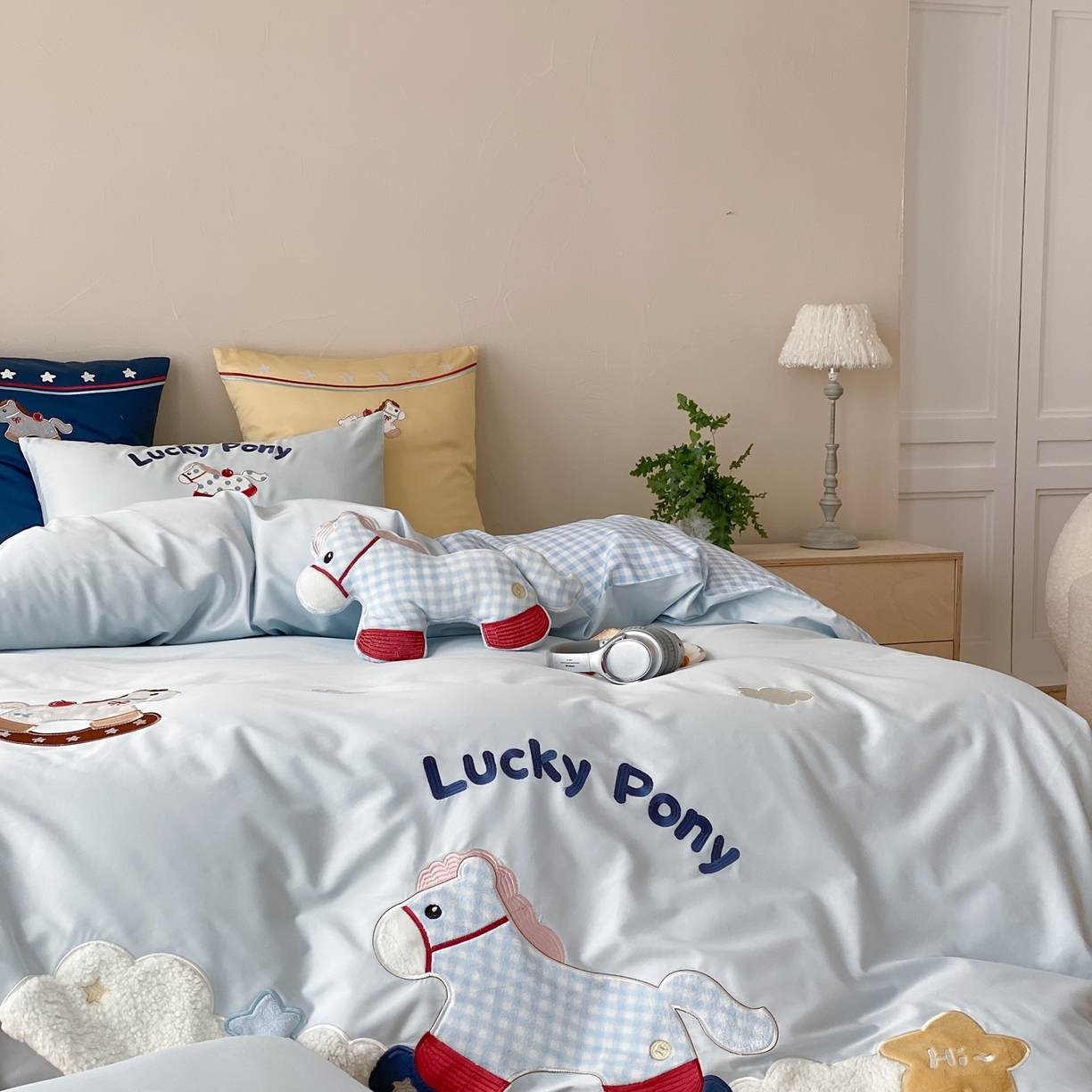 91家纺网 家纺一手货源 找家纺 （总）星野 2026春夏新品100双股澳棉刺绣贴布绣四件套--旋转木马