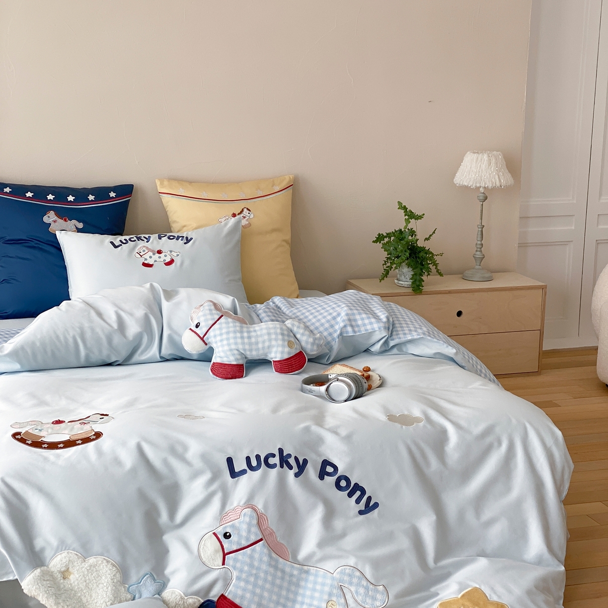 91家纺网 家纺一手货源 找家纺 （总）星野 2026春夏新品100双股澳棉刺绣贴布绣四件套--旋转木马