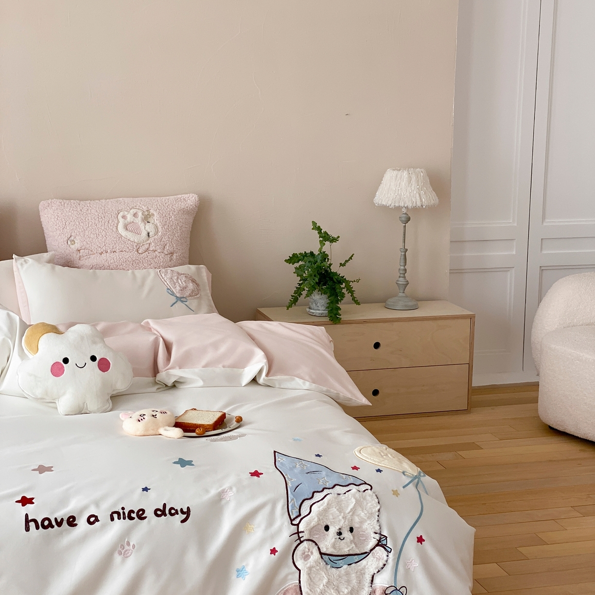 91家纺网 家纺一手货源 找家纺 （总）星野 2026春夏新品100双股澳棉刺绣贴布绣四件套--喵满分