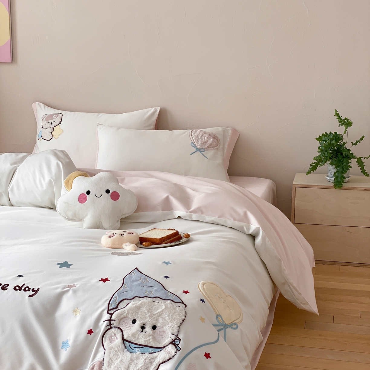 91家纺网 家纺一手货源 找家纺 （总）星野 2026春夏新品100双股澳棉刺绣贴布绣四件套--喵满分