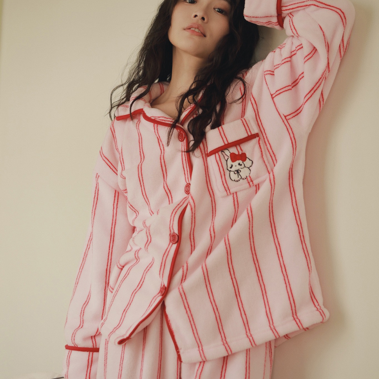 91家纺网 家纺一手货源 找家纺 （总）妍景家居生活馆 2026新款法兰绒刺绣粉条套装