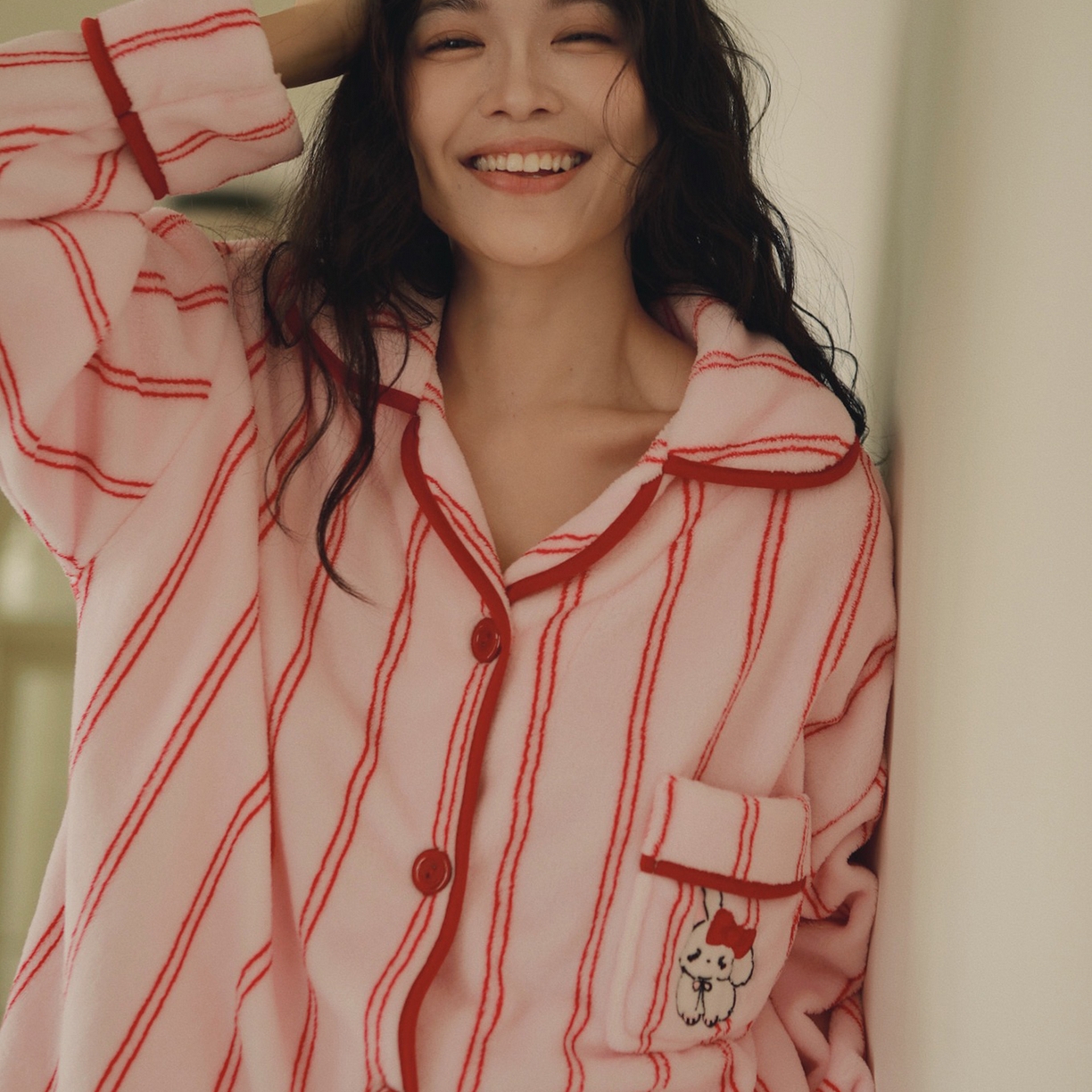 91家纺网 家纺一手货源 找家纺 （总）妍景家居生活馆 2026新款法兰绒刺绣粉条套装