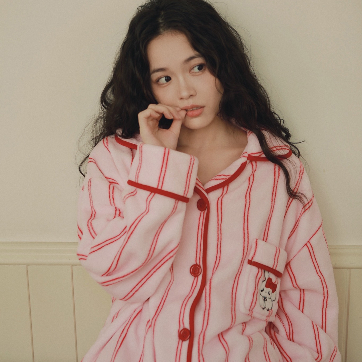 91家纺网 家纺一手货源 找家纺 （总）妍景家居生活馆 2026新款法兰绒刺绣粉条套装