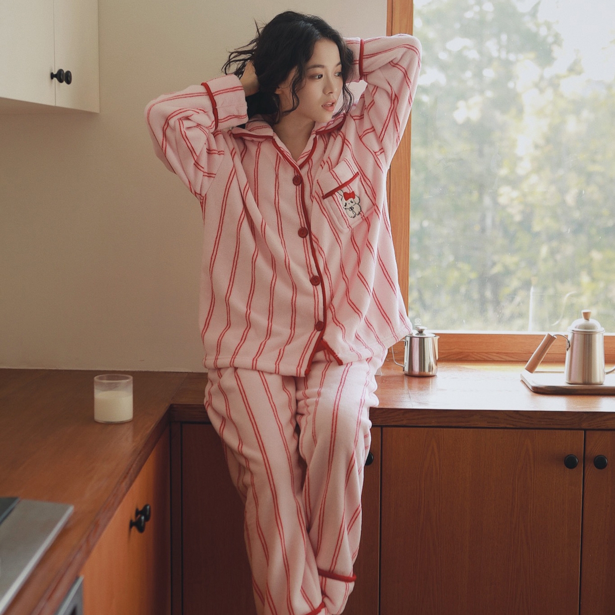 91家纺网 家纺一手货源 找家纺 （总）妍景家居生活馆 2026新款法兰绒刺绣粉条套装