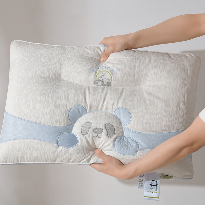 91家纺网 家纺一手货源 找家纺 （总）小桃姐家纺 2025新款趴趴熊猫刺绣枕 枕头枕芯