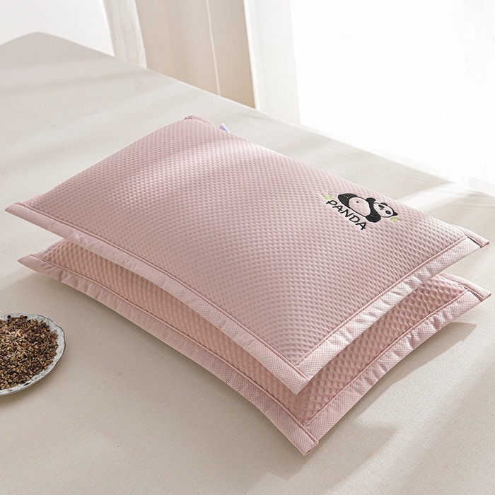 91家纺网 家纺一手货源 找家纺 小桃姐家纺 2025新款熊猫卡通小恐龙刺绣荞麦枕 枕头枕芯 淡粉-小熊猫