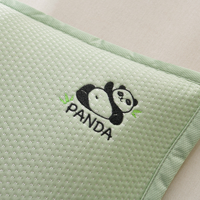 91家纺网 家纺一手货源 找家纺 小桃姐家纺 2025新款熊猫卡通小恐龙刺绣荞麦枕 枕头枕芯 绿色-小熊猫