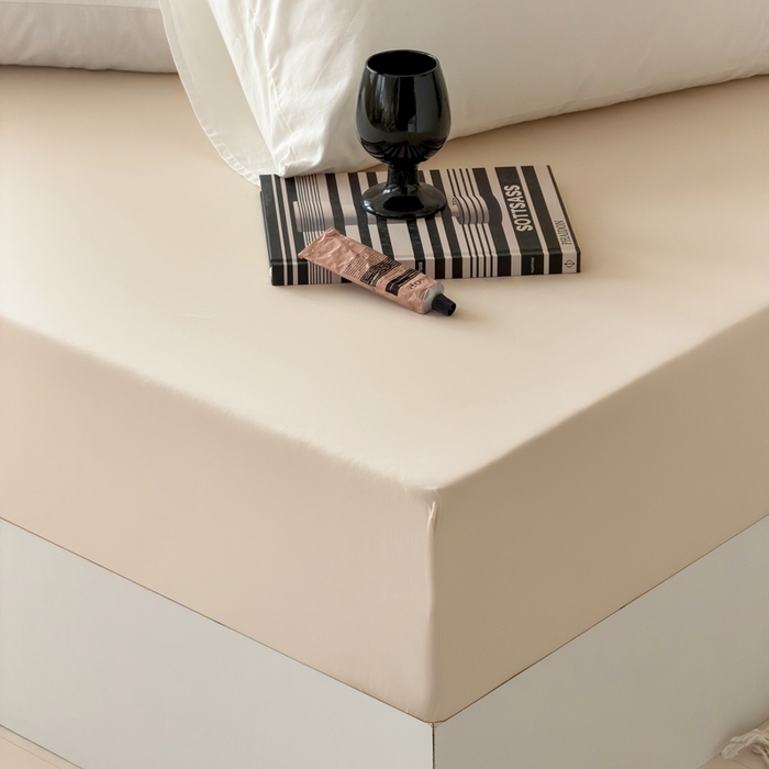 91家纺网 家纺一手货源 找家纺 法芙娜家纺 2026新款纯色165克双面锦氨凉感冰皮床笠 杏色