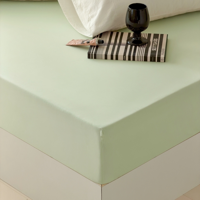 91家纺网 家纺一手货源 找家纺 法芙娜家纺 2026新款纯色165克双面锦氨凉感冰皮床笠 绿色